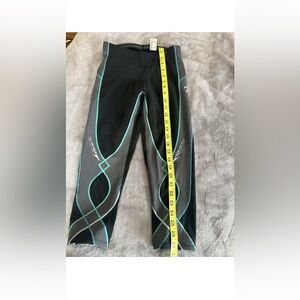 CW-X  Running Leggings Women's insulator stabiltyx 3/4 Size: Small